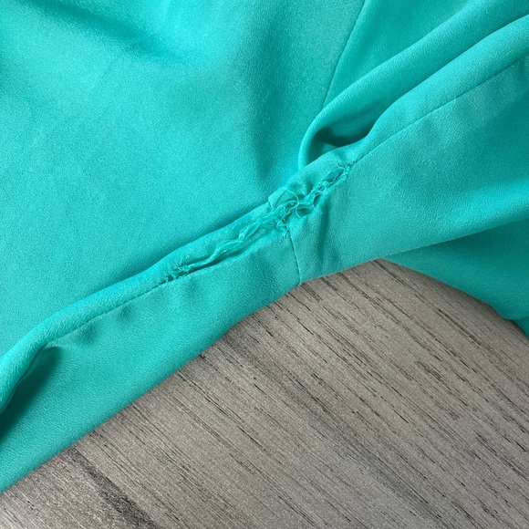 Lilly Pulitzer | Green Ruffled Collar Lightweight Blouse XS - Picture 7 of 7